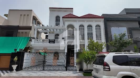بحریہ آرچرڈ فیز 1 ۔ سینٹرل بحریہ آرچرڈ فیز 1,بحریہ آرچرڈ,لاہور میں 5 کمروں کا 10 مرلہ مکان 3.9 کروڑ میں برائے فروخت۔