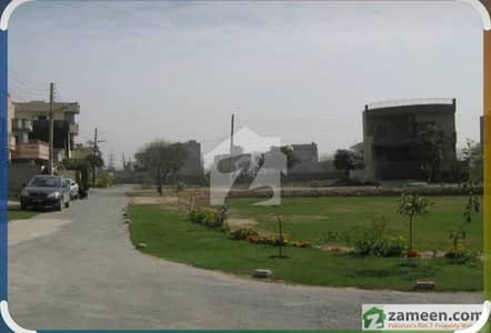 10 Marla plot for sale in Nasheman Iqbal-2