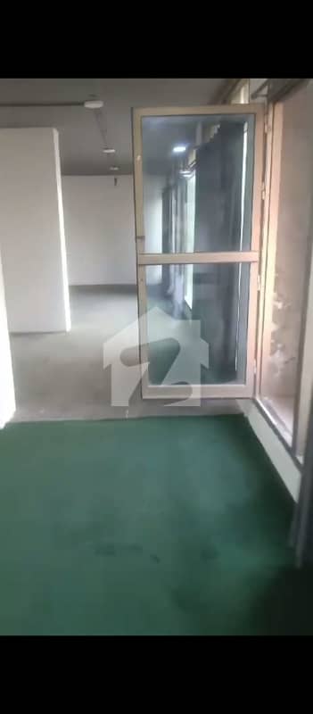 جناح ایوینیو اسلام آباد میں 1 کنال دفتر 18.5 لاکھ میں کرایہ پر دستیاب ہے۔ جناح ایوینیو اسلام آباد میں 1 کنال دفتر 18.5 لاکھ میں کرایہ پر دستیاب ہے۔