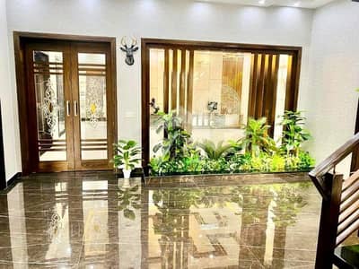 1 Kanal House In Bahria Town - Sector E For sale At Good Location