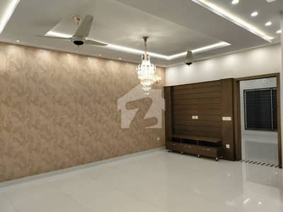 A House Of 10 Marla In Bahria Town - Sector C