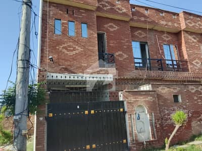 بوسان روڈ ملتان میں 4 کمروں کا 3 مرلہ مکان 90.0 لاکھ میں برائے فروخت۔