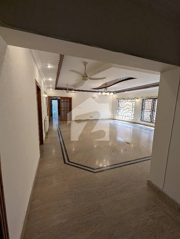 BEAUTIFUL LOCATION BASEMENT FOR RENT BEAUTIFUL LOCATION BASEMENT FOR RENT
