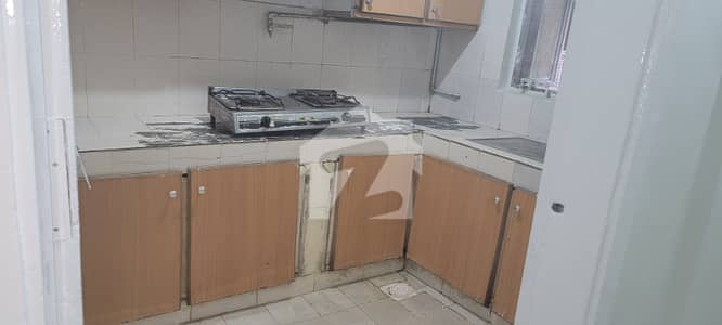 G11/4 700sq 2 Bed Flat Available For Sale