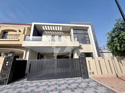 Beautiful elevation 10 marla house available for sale sector C1