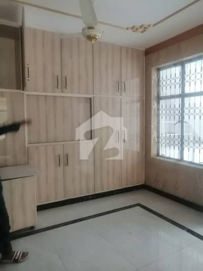 Iqbal Town 10 Marla Brand New Upper 2 Flor For Rent At Nishter Block