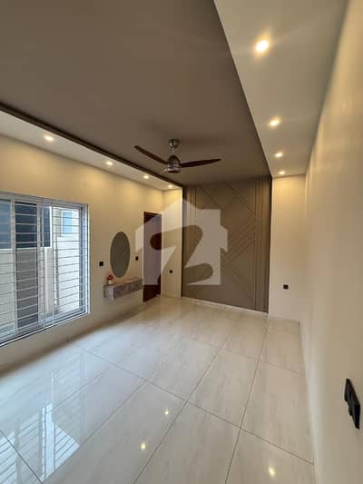 EASY APPROCH PRIME LOCATION NEAR SCHOOL MASJID COMMERCIAL PARK