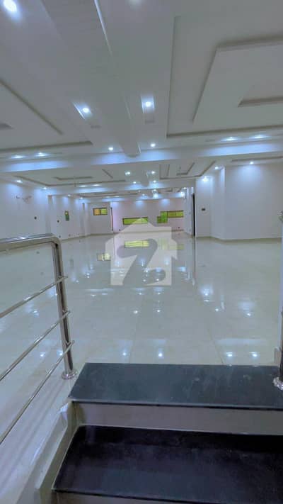 جوہر ٹاؤن لاہور میں 10 کمروں کا 1 کنال عمارت 20.0 لاکھ میں کرایہ پر دستیاب ہے۔