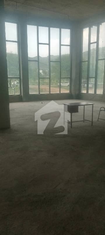 First floor for rent available