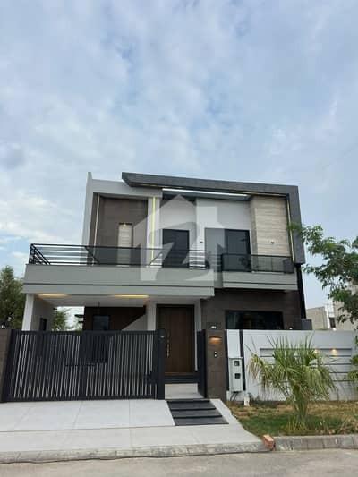 10 Marla Ultra Modern Double Heighted House For Sale In Sector C On 80ft Road 10 Marla Ultra Modern Double Heighted House For Sale In Sector C On 80ft Road