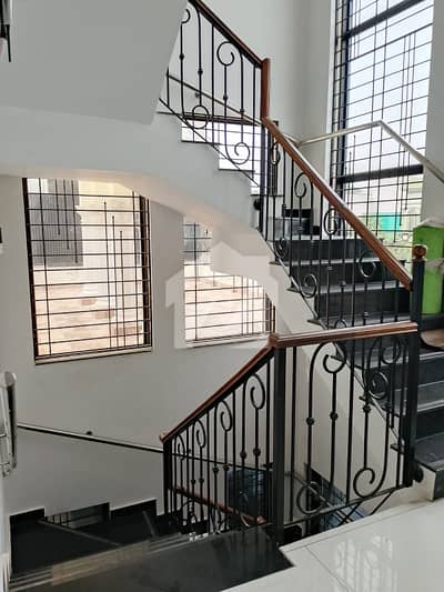 DHA Phase 5, 01 Kanal, 02 Bed, Slightly Used Luxurious Upper Portion For Rent.