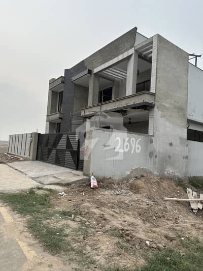 5 Marla Plot in overseas block starting series near to park and main boulevard