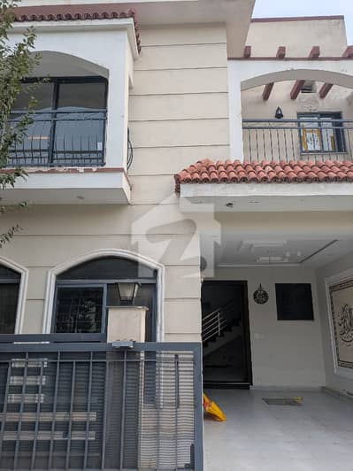 5 Marla Villa for rent