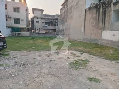 جوہر ٹاؤن لاہور میں 1 کنال کمرشل پلاٹ 3.0 لاکھ میں کرایہ پر دستیاب ہے۔