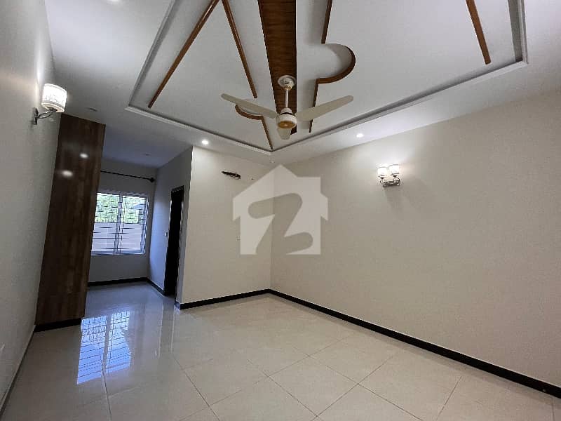40/80 House Available For Rent in G13 40/80 House Available For Rent in G13