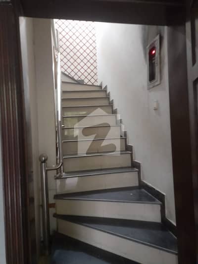 جوہر ٹاؤن لاہور میں 4 کمروں کا 5 مرلہ مکان 2.8 کروڑ میں برائے فروخت۔ جوہر ٹاؤن لاہور میں 4 کمروں کا 5 مرلہ مکان 2.8 کروڑ میں برائے فروخت۔