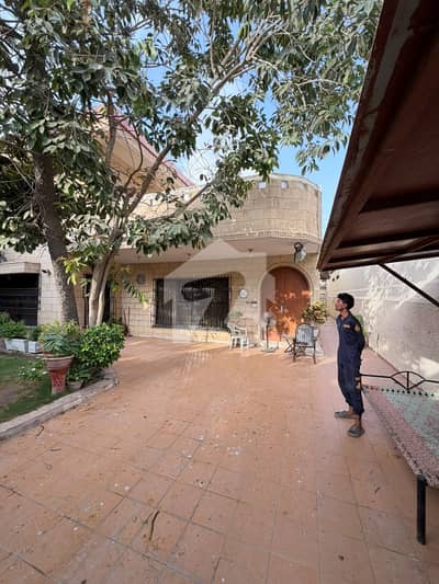 Banglow For Sale Prime Location Of Clifton Block 8 423 Yard's 6 Spacious Bedrooms Banglow For Sale Prime Location Of Clifton Block 8 423 Yard's 6 Spacious Bedrooms