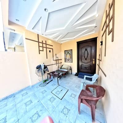 لیک سٹی رائیونڈ روڈ,لاہور میں 4 کمروں کا 5 مرلہ مکان 1.3 لاکھ میں کرایہ پر دستیاب ہے۔