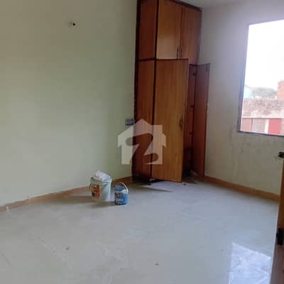 2 Rooms Flat only for bachelor Job Holders Durand Road near Davis Road near Shimla Hill Chowk Lahore