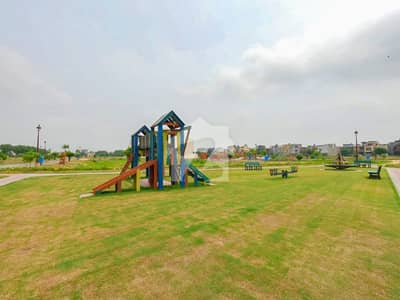 5 MARLA NEAR TO PARK PLOT AVAILABLE FOR SALE
