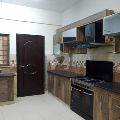10 MARLA 3 BEDROOM APARTMENT AVAILABLE FOR RENT