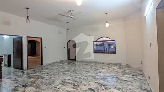 FOR SALE 500 Sqyrd Livable Triple Storey Duplex House CDA F-11/3