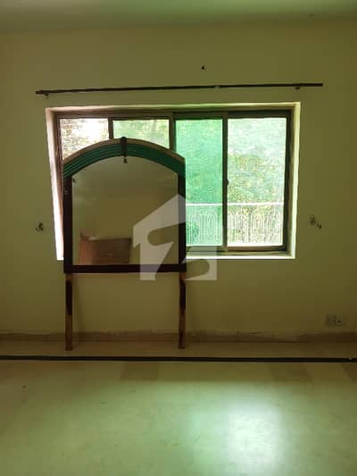 Centrally Located Room For Rent In I-10/2 Available