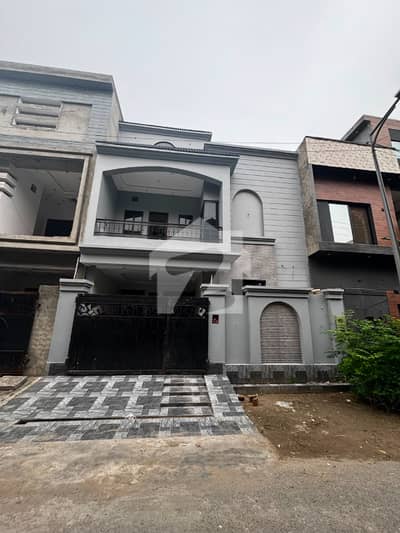 PRIME LOCATION 5 MARLA BRAND NEW HOUSE