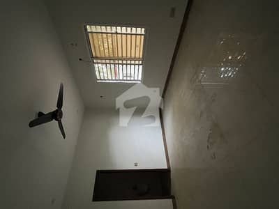 5 bed Drawing Dining town house with basement