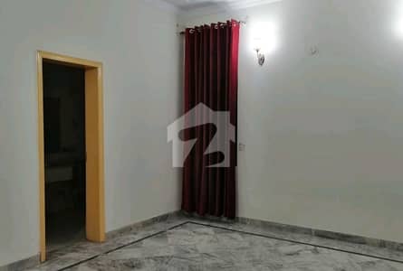 7 Marla Lower Portion For rent In The Perfect Location Of Allama Iqbal Town - Kashmir Block