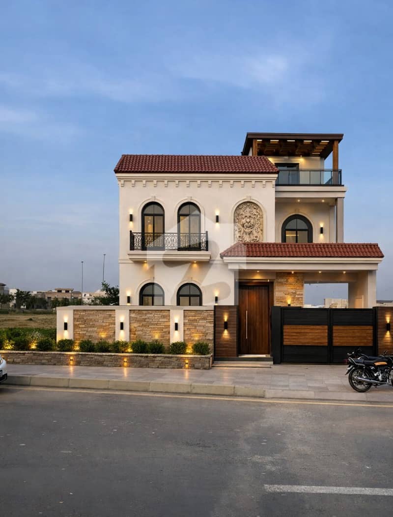 Beautiful Spanish villa canal facing Beautiful Spanish villa canal facing
