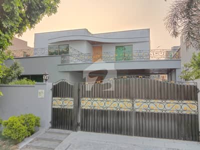 1 Kanal Beautiful Good House For Sale DHA Phase 3