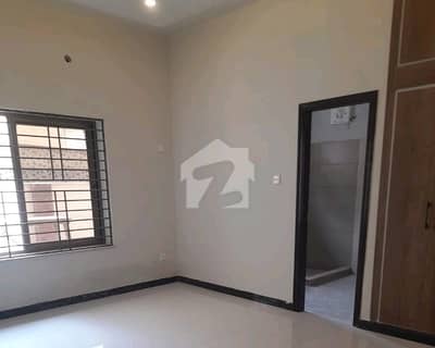 ایف ۔ 10 اسلام آباد میں 5 کمروں کا 1 کنال مکان 5.5 لاکھ میں کرایہ پر دستیاب ہے۔