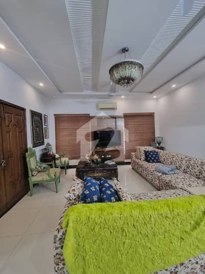 7 MARLA HOUSE TOP LOCATION VERY CHEAP PRICE FOR SALE IN DHA PHASE 6 BLOCK J.