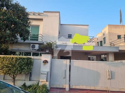 بحریہ ٹاؤن ۔ سفاری ولاز 3 بحریہ ٹاؤن راولپنڈی,راولپنڈی میں 3 کمروں کا 12 مرلہ مکان 6.2 کروڑ میں برائے فروخت۔
