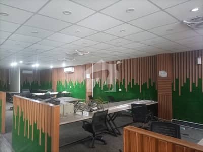 جوہر ٹاؤن لاہور میں 1 کنال Studio عمارت 10.0 لاکھ میں کرایہ پر دستیاب ہے۔