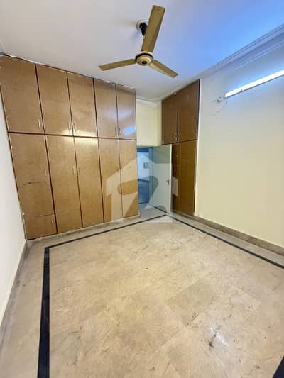 10 Marla Ground Floor For Rent( Railway Colony) 10 Marla Ground Floor For Rent( Railway Colony)