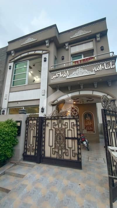 بینکرس ایوینیو کوآپریٹو ہاؤسنگ سوسائٹی لاہور میں 3 کمروں کا 1 کنال بالائی پورشن 80.0 ہزار میں کرایہ پر دستیاب ہے۔