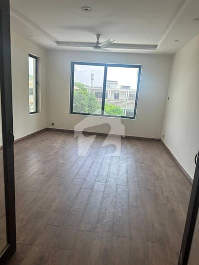 F-10/2 Idea Location 4 Bedroom Fully Renovated
