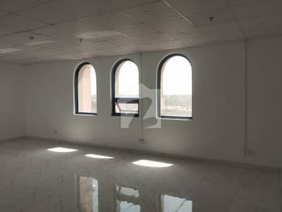 گرینڈ سکوئر مال مین بلیوارڈ گلبرگ,گلبرگ,لاہور میں 2 مرلہ Studio دفتر 1.42 کروڑ میں برائے فروخت۔