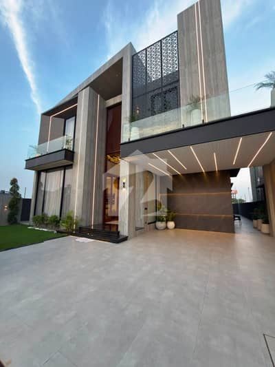 Exquisite 1-Kanal Luxury Residence | Fully Furnished with Exceptional Modern Design Exquisite 1-Kanal Luxury Residence | Fully Furnished with Exceptional Modern Design