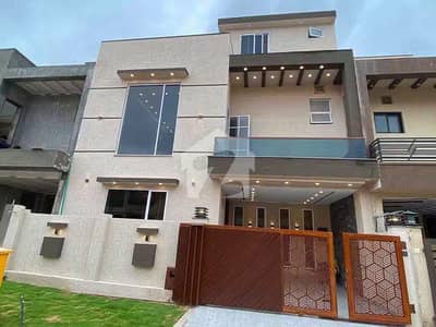6 Marla Double Heighted Designer House For Sale In Phase 8 Bahria Town