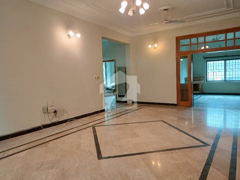 F-11 Upper portion 3bedroom available for rent F-11 Upper portion 3bedroom available for rent