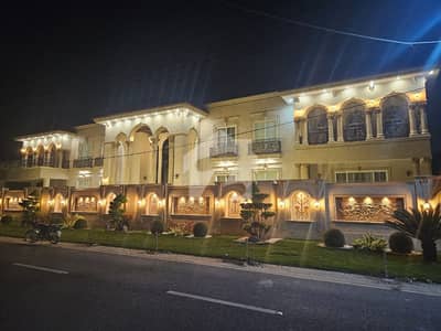 جوہر ٹاؤن لاہور میں 10 کمروں کا 3 کنال مکان 52.0 کروڑ میں برائے فروخت۔ جوہر ٹاؤن لاہور میں 10 کمروں کا 3 کنال مکان 52.0 کروڑ میں برائے فروخت۔