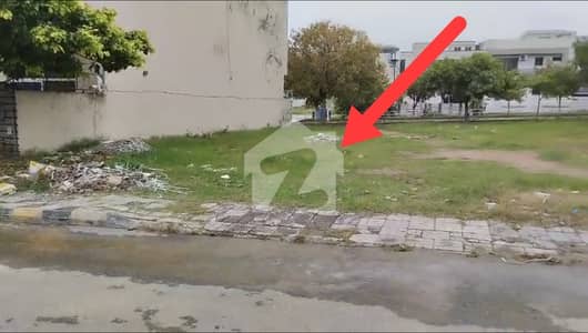 بحریہ ٹاؤن فیز 8 ۔ بلاک سی بحریہ ٹاؤن فیز 8,بحریہ ٹاؤن راولپنڈی,راولپنڈی میں 10 مرلہ رہائشی پلاٹ 1.5 کروڑ میں برائے فروخت۔ بحریہ ٹاؤن فیز 8 ۔ بلاک سی بحریہ ٹاؤن فیز 8,بحریہ ٹاؤن راولپنڈی,راولپنڈی میں 10 مرلہ رہائشی پلاٹ 1.5 کروڑ میں برائے فروخت۔