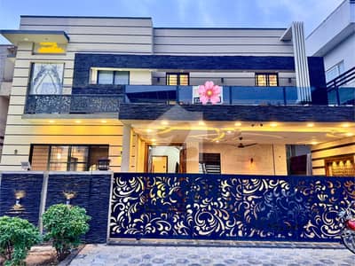 بحریہ ٹاؤن فیز 3 بحریہ ٹاؤن راولپنڈی,راولپنڈی میں 6 کمروں کا 1 کنال مکان 9.5 کروڑ میں برائے فروخت۔
