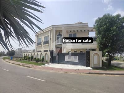 14Marla Corner+Main Boulevard Luxury Modern House For Sale In Bahria Orchard Phase1.
