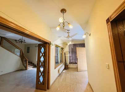 F-8 Luxury 7 Bedroom House for Rent | Basement Hall 2 Servant Rooms | Double Gate