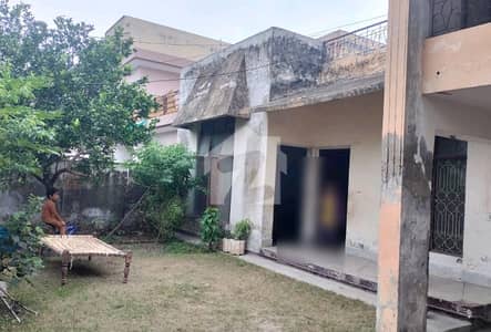 You Can Find A Gorgeous House For sale In PCSIR Housing Scheme Phase 1