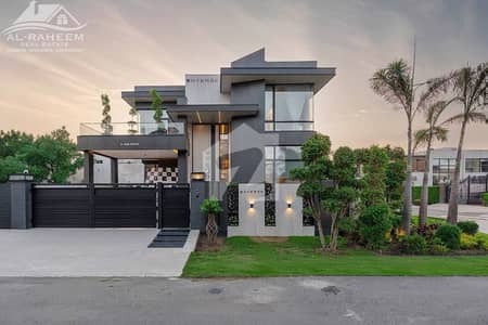 A Stunning House Is Up For Grabs In DHA Phase 6 - Block B Lahore